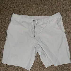 Lululemon commission shorts size 40